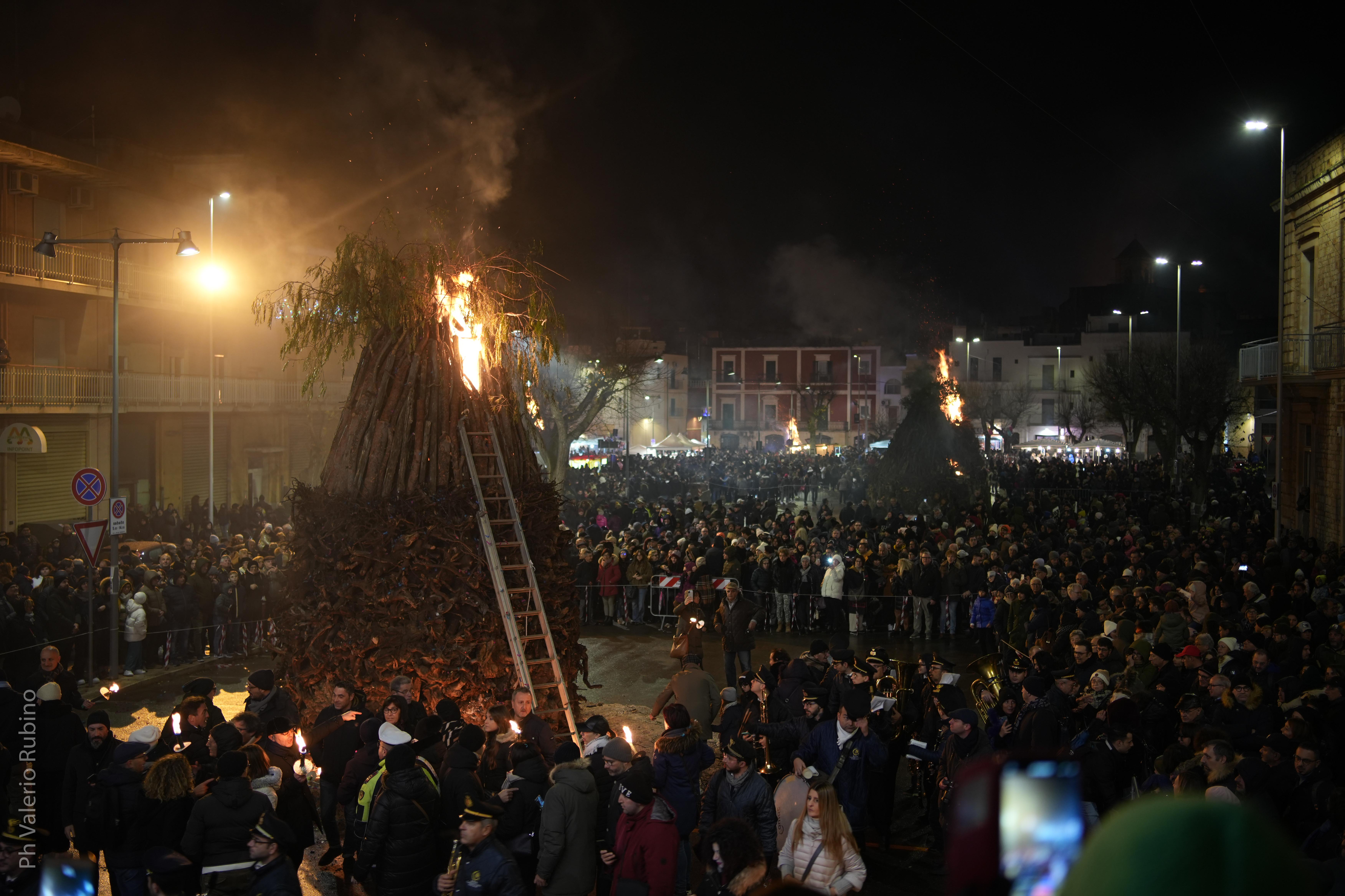 Castellana Grotte, La Notte delle Fanove 